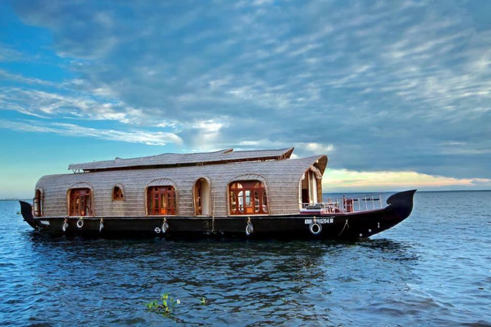 Aqua Jumbo Houseboats Kumarakom Exterior foto