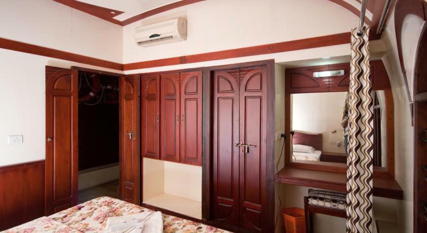 Aqua Jumbo Houseboats Kumarakom Exterior foto